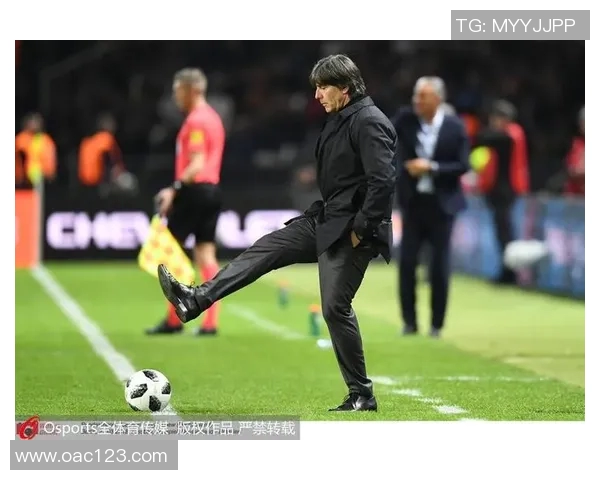 德国与巴西激战正酣勒夫表情引发球迷热议